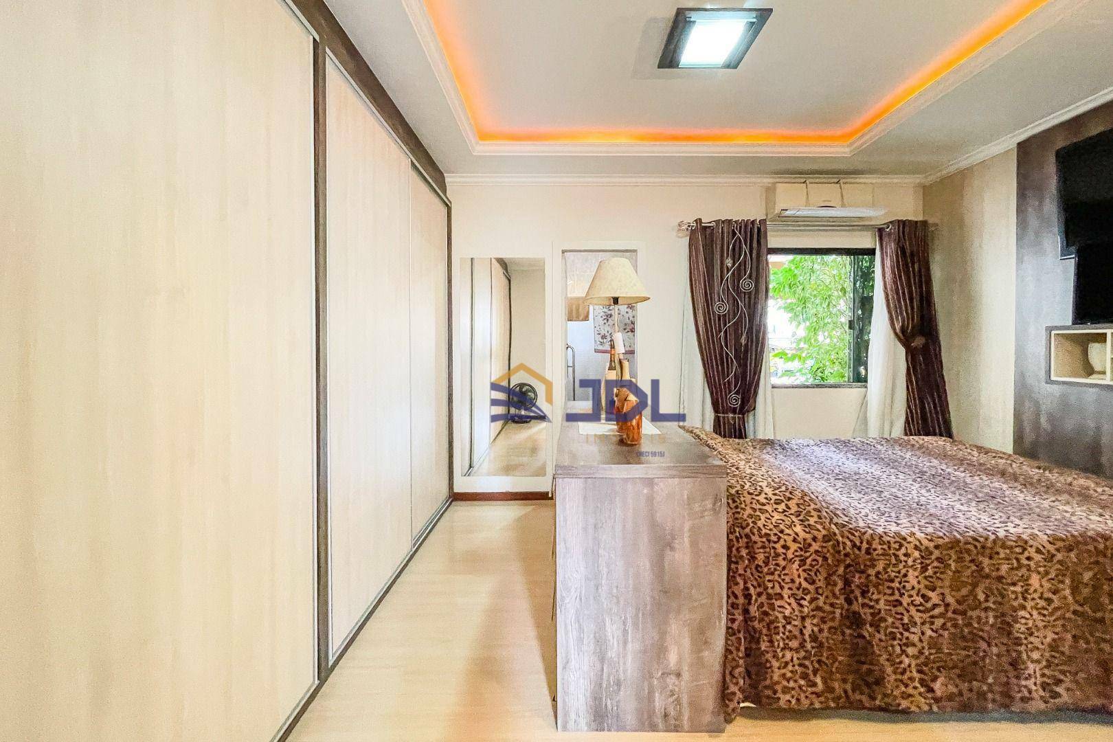 Casa à venda com 3 quartos, 230m² - Foto 16