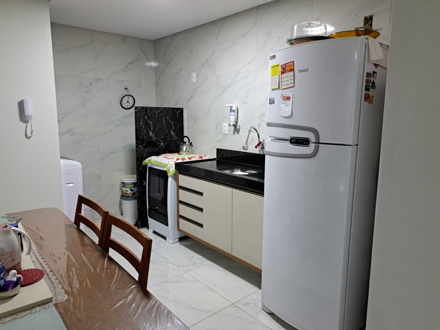 Apartamento à venda com 3 quartos, 70m² - Foto 2