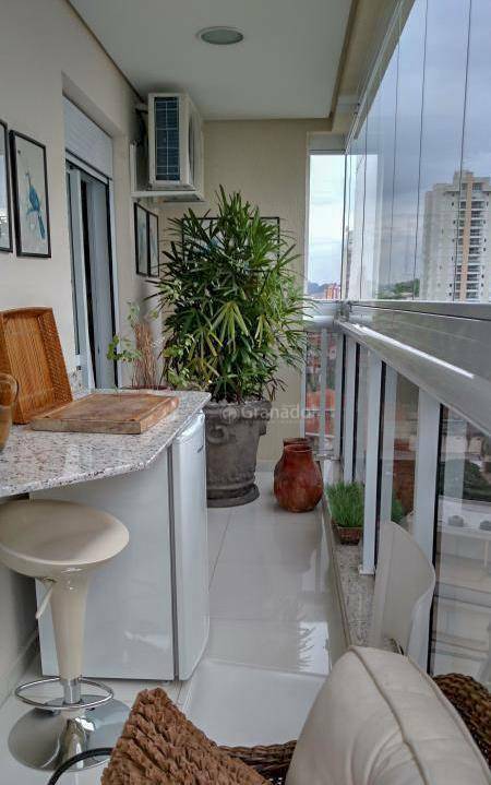 Apartamento à venda com 3 quartos, 160m² - Foto 2