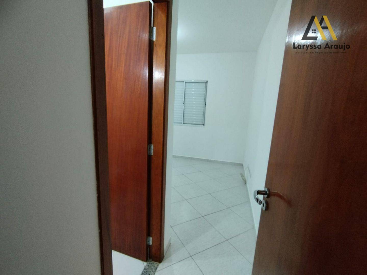 Casa à venda com 2 quartos, 70m² - Foto 8