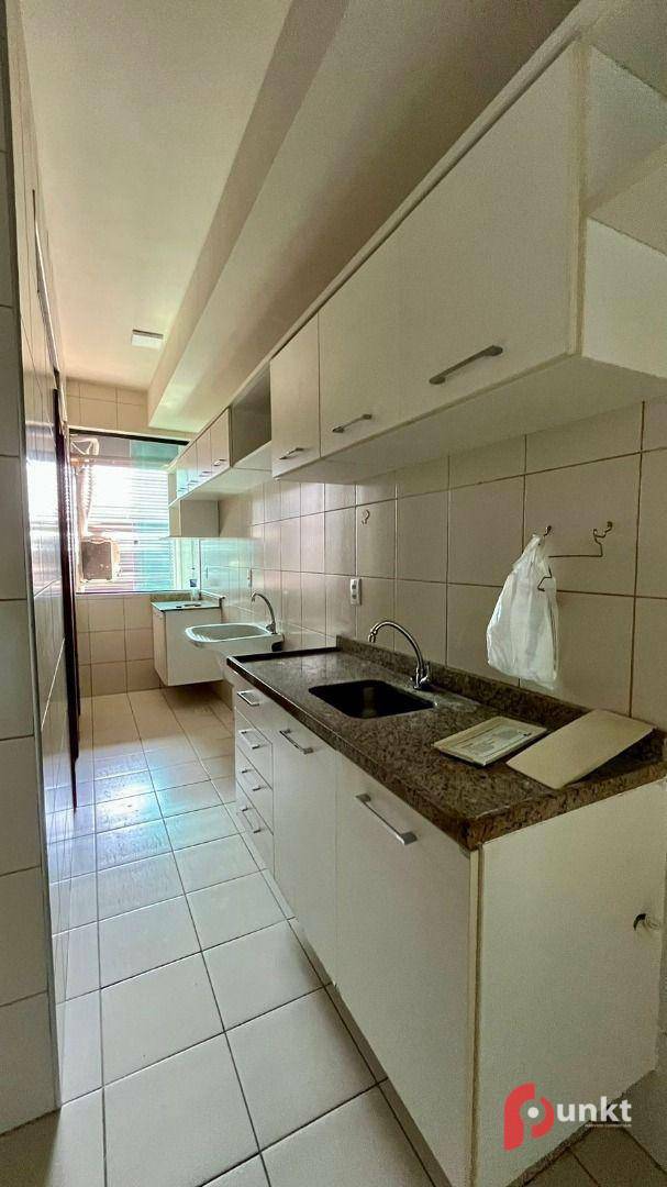 Apartamento para alugar com 3 quartos, 95m² - Foto 10