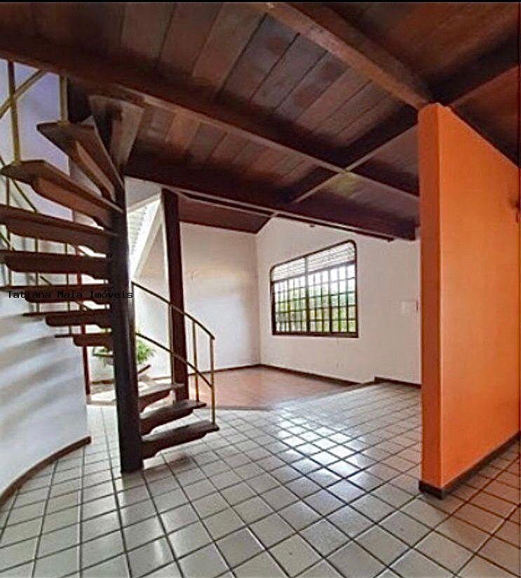 Casa à venda com 3 quartos, 300m² - Foto 2