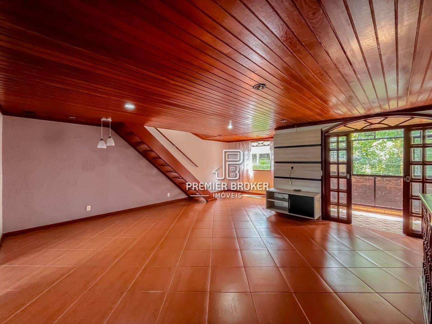 Casa à venda com 3 quartos, 220m² - Foto 3