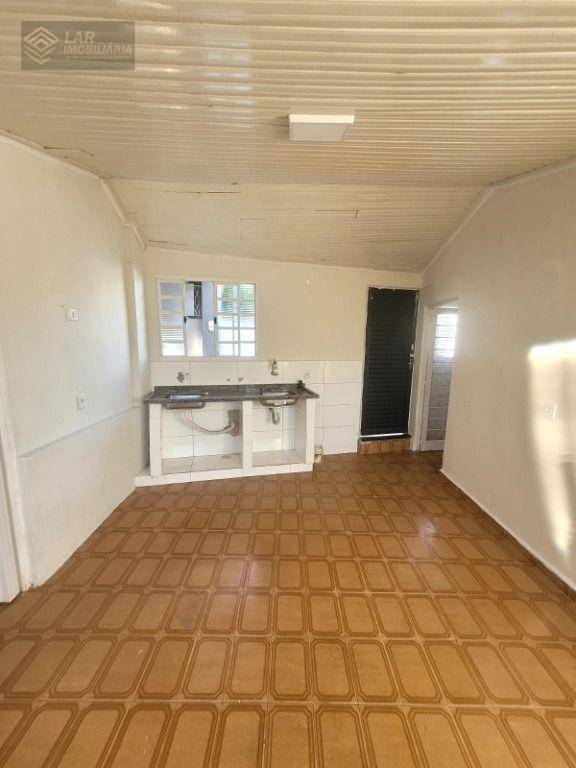 Casa para alugar com 3 quartos, 120m² - Foto 14