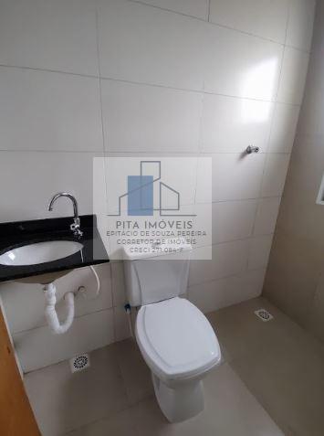 Casa à venda com 2 quartos, 81m² - Foto 2
