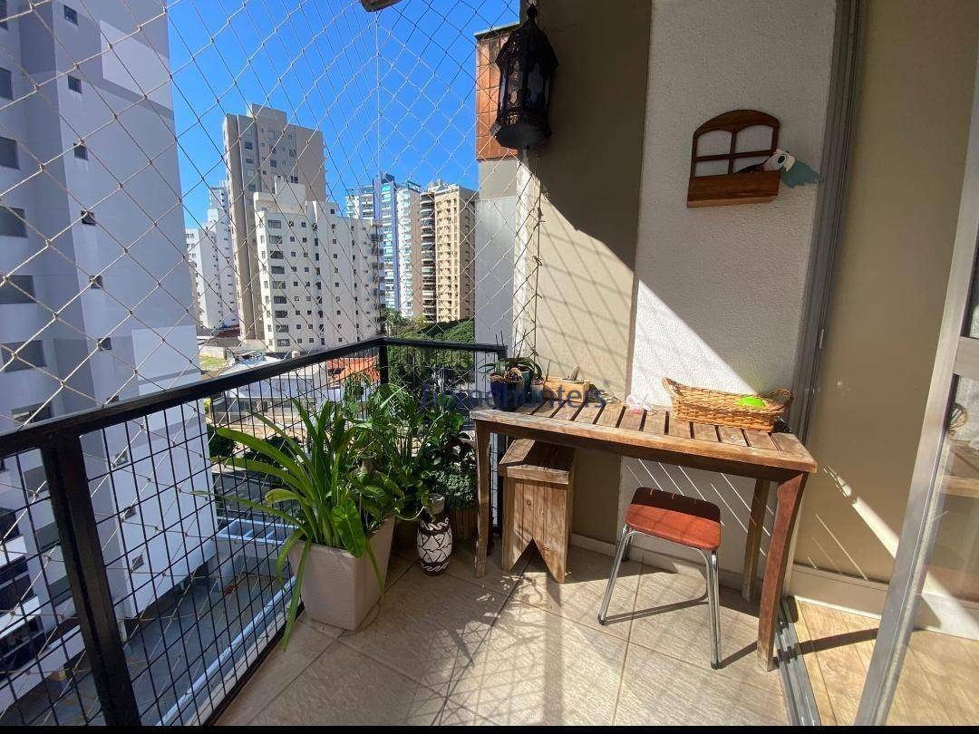 Apartamento à venda com 3 quartos, 90m² - Foto 2