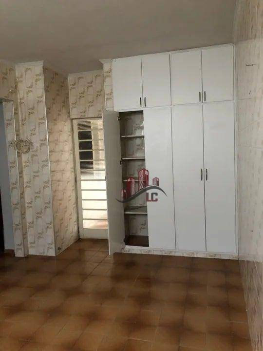 Casa para alugar com 3 quartos, 90m² - Foto 4