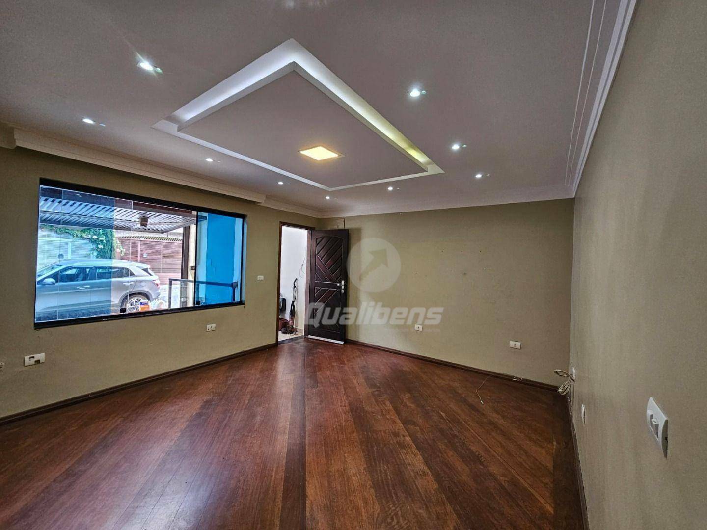 Sobrado à venda com 4 quartos, 286m² - Foto 1