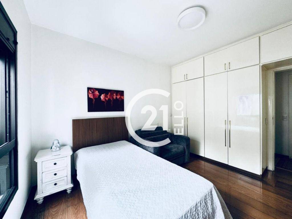 Apartamento à venda com 4 quartos, 206m² - Foto 10