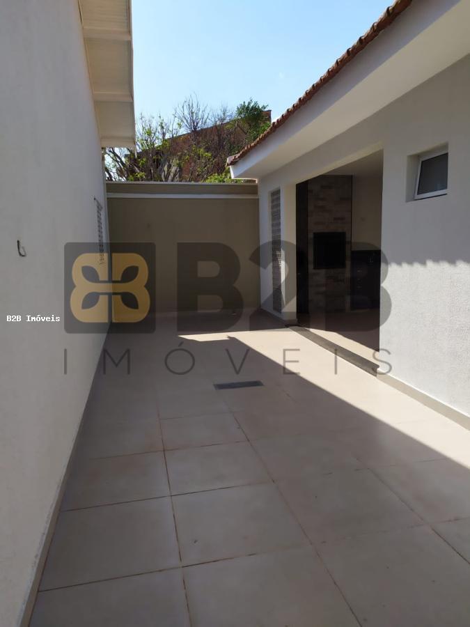 Casa à venda com 3 quartos, 170m² - Foto 3