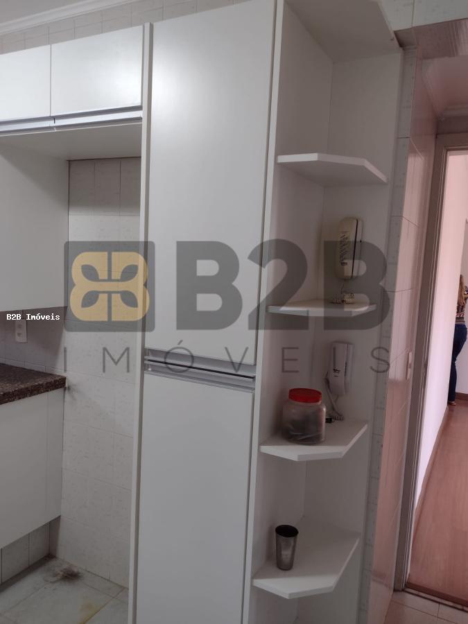 Apartamento à venda com 3 quartos, 128m² - Foto 8