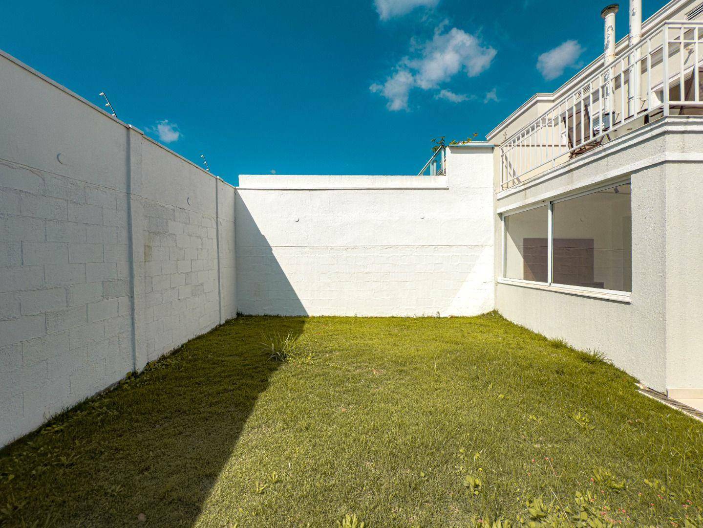 Casa de Condomínio à venda e aluguel com 3 quartos, 180m² - Foto 2