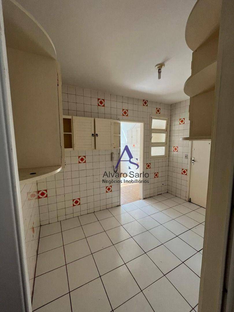 Apartamento à venda com 3 quartos, 140m² - Foto 9