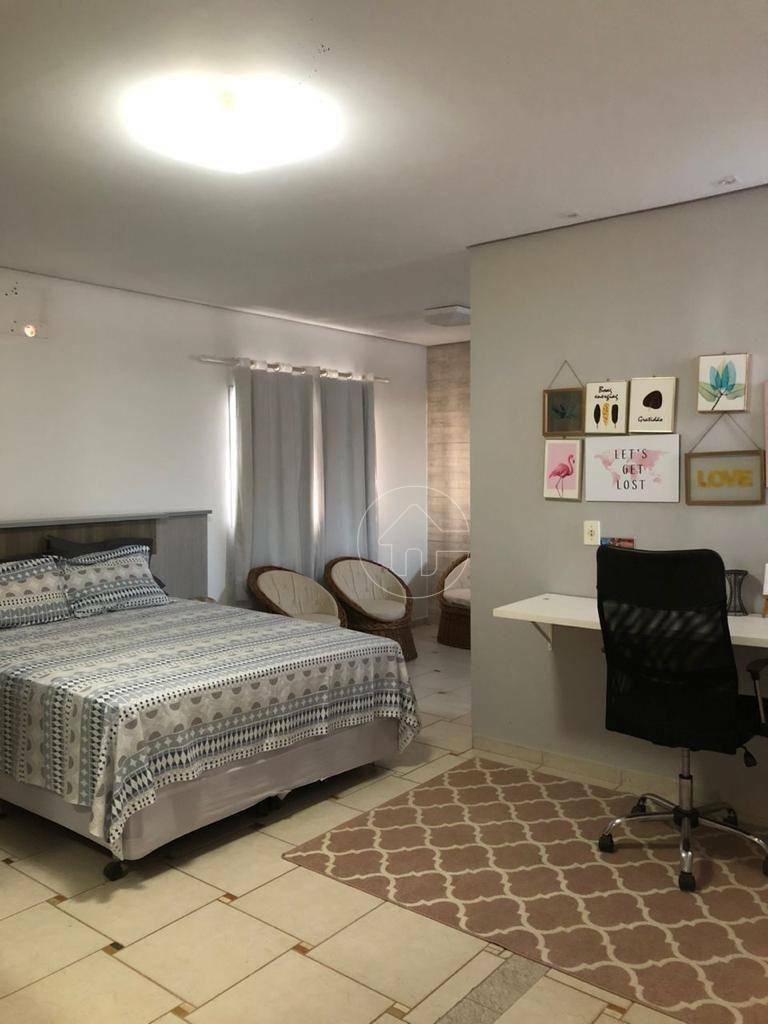 Casa à venda com 3 quartos, 220m² - Foto 9