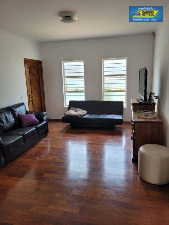 Casa para alugar com 2 quartos, 250m² - Foto 2