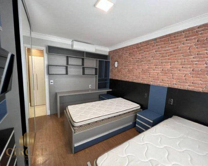 Apartamento à venda com 3 quartos, 156m² - Foto 8