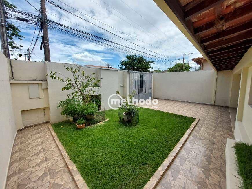 Casa à venda com 3 quartos, 212m² - Foto 2