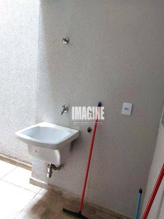 Apartamento à venda com 2 quartos, 39m² - Foto 2