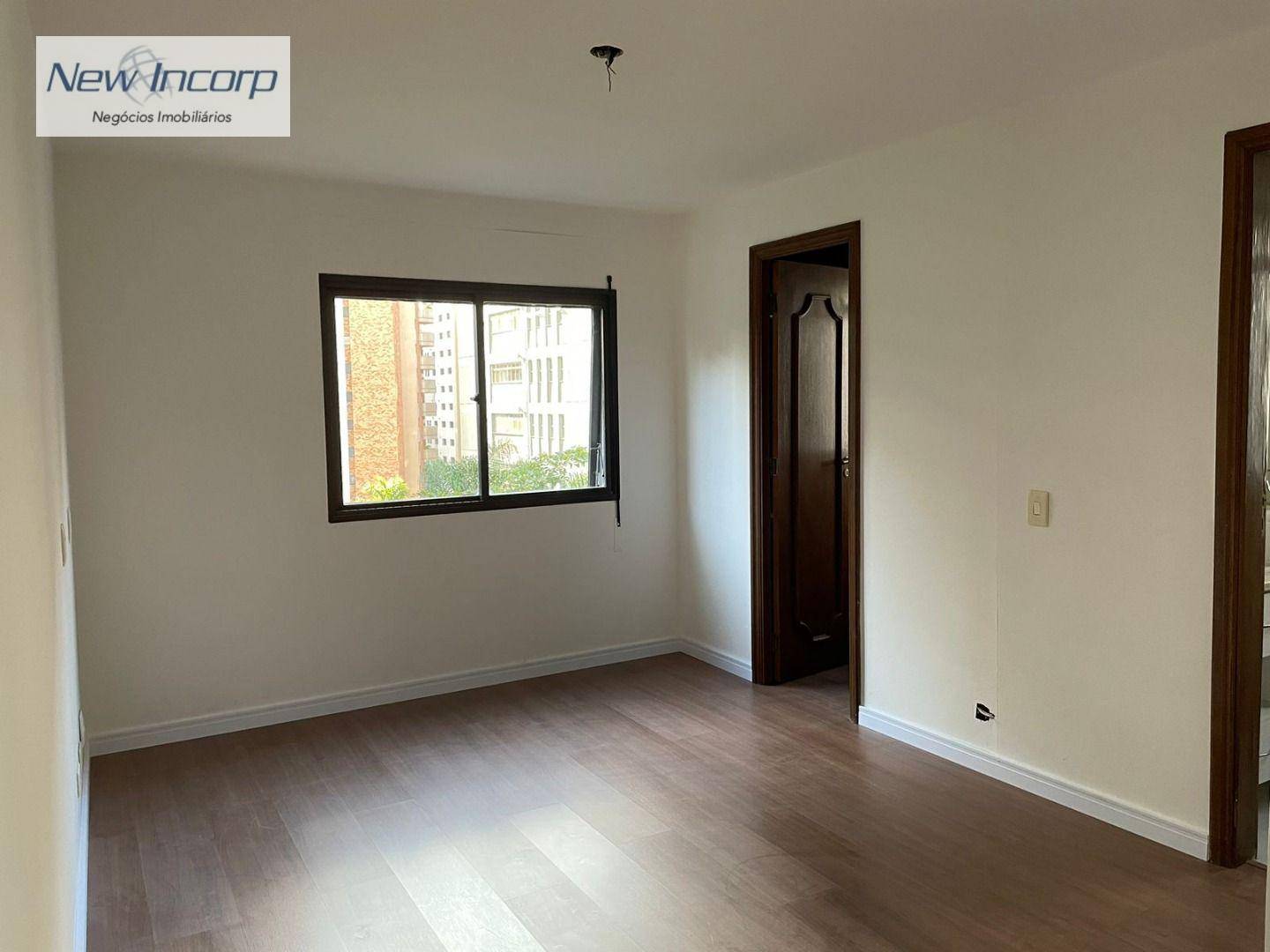 Apartamento à venda com 4 quartos, 190m² - Foto 6