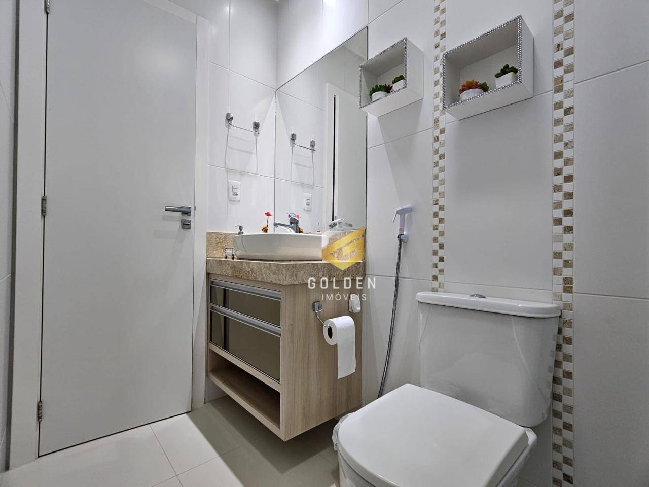 Apartamento à venda com 3 quartos, 121m² - Foto 9