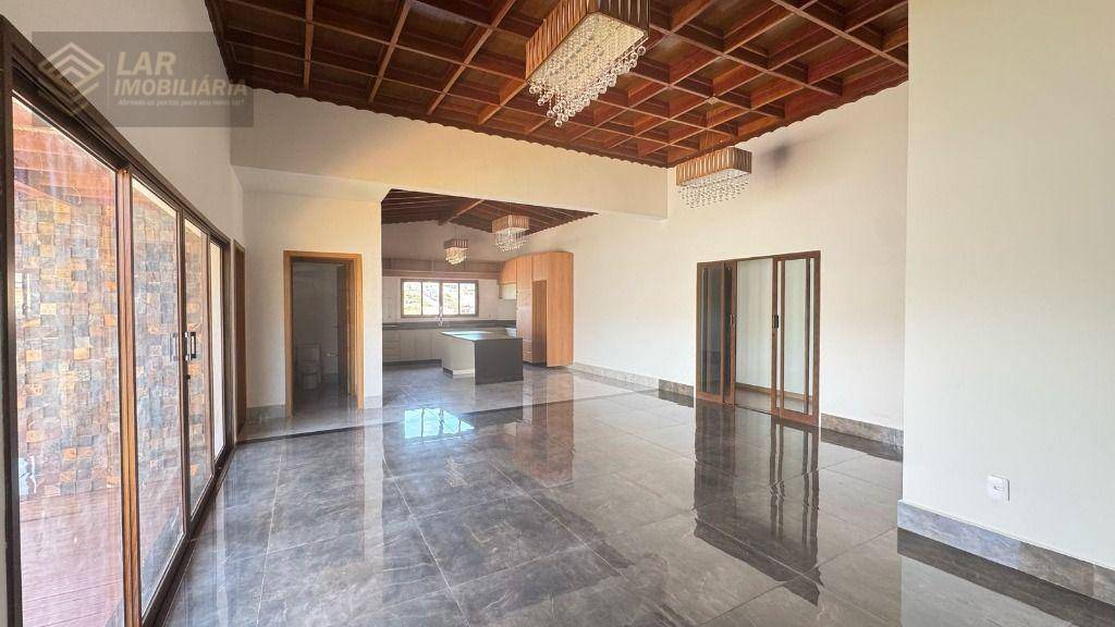 Casa, 4 quartos, 250 m² - Foto 2