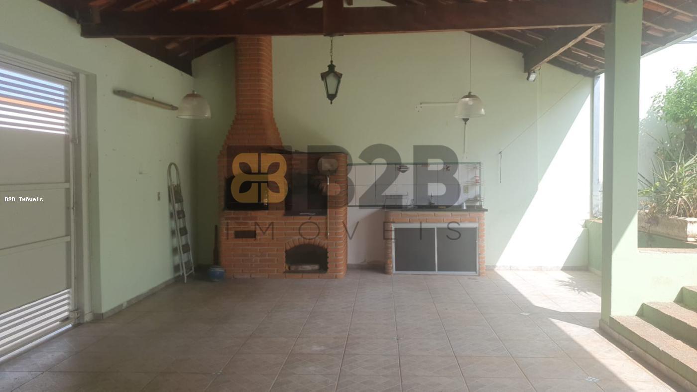 Casa à venda com 3 quartos, 192m² - Foto 2