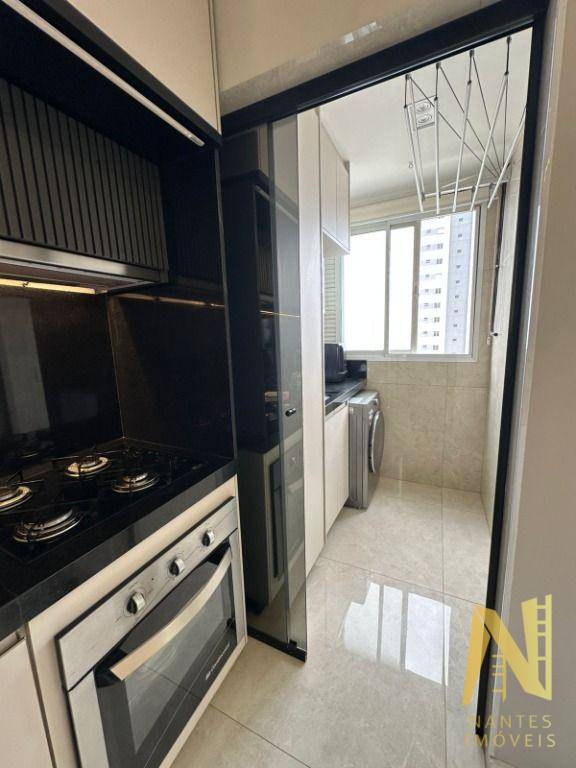 Apartamento à venda com 2 quartos, 76m² - Foto 14