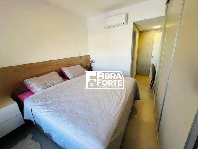 Apartamento para alugar com 3 quartos, 111m² - Foto 11