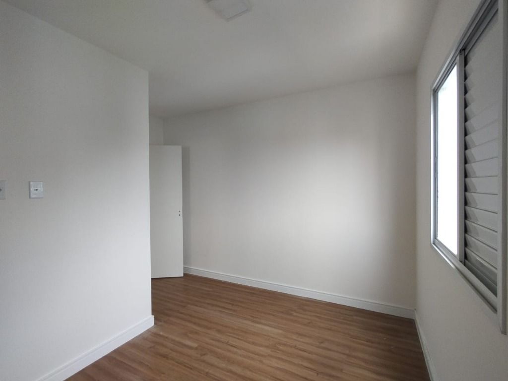 Apartamento para alugar com 2 quartos, 64m² - Foto 8