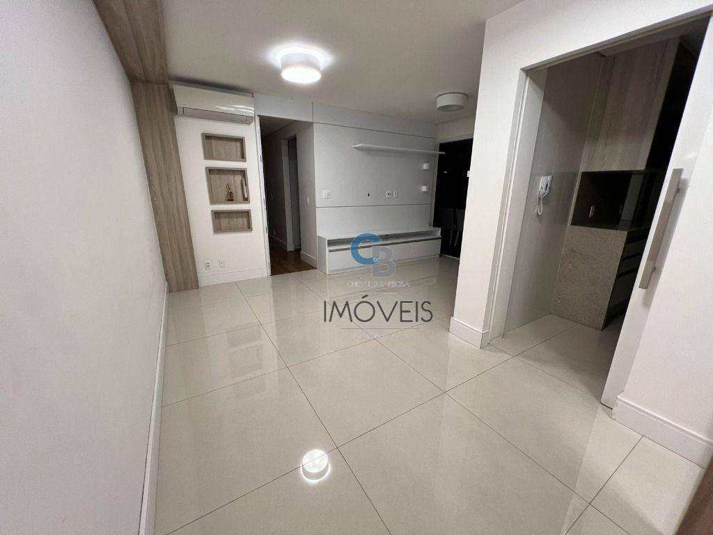 Apartamento à venda com 3 quartos, 92m² - Foto 2