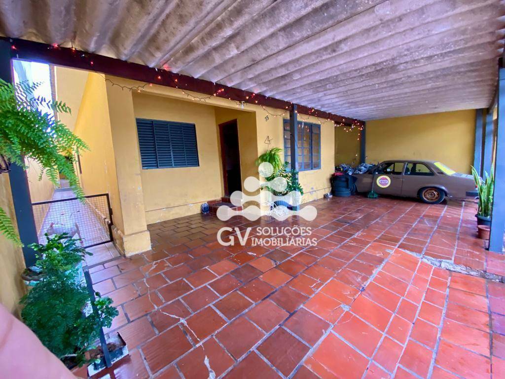 Casa à venda com 4 quartos, 180m² - Foto 1