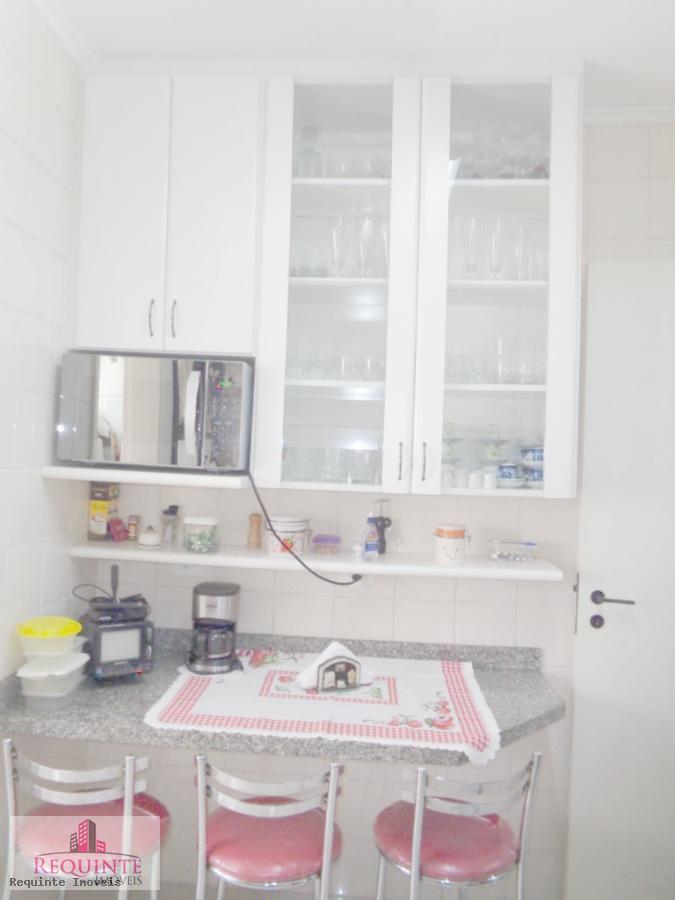 Apartamento à venda com 3 quartos, 95m² - Foto 26