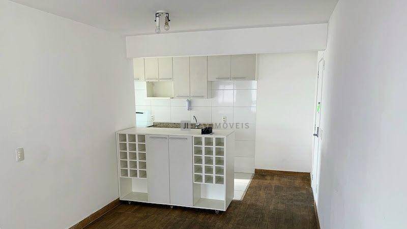 Apartamento à venda com 2 quartos, 68m² - Foto 2