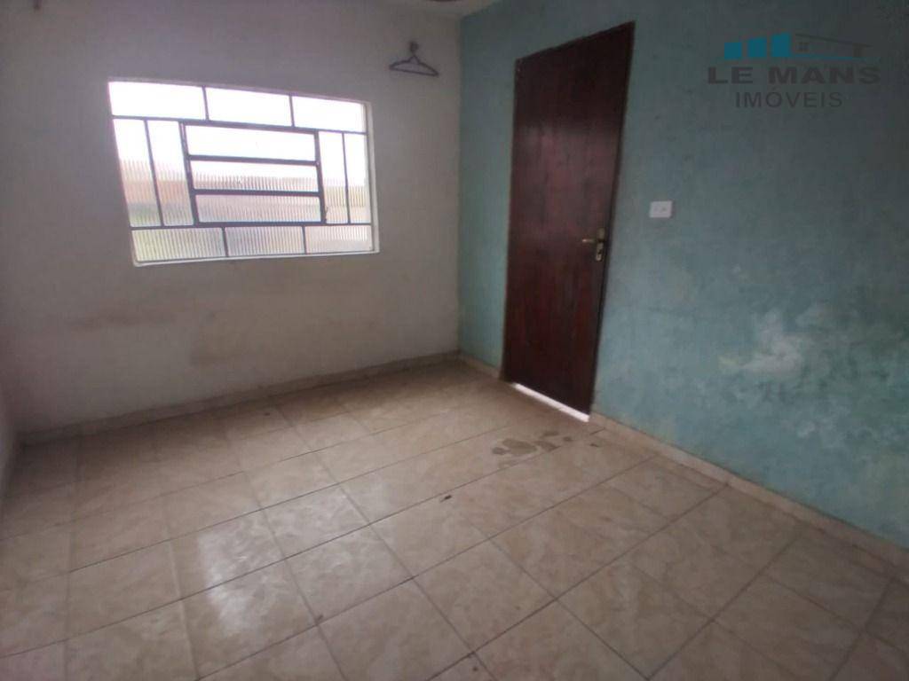 Casa à venda com 4 quartos, 144m² - Foto 2