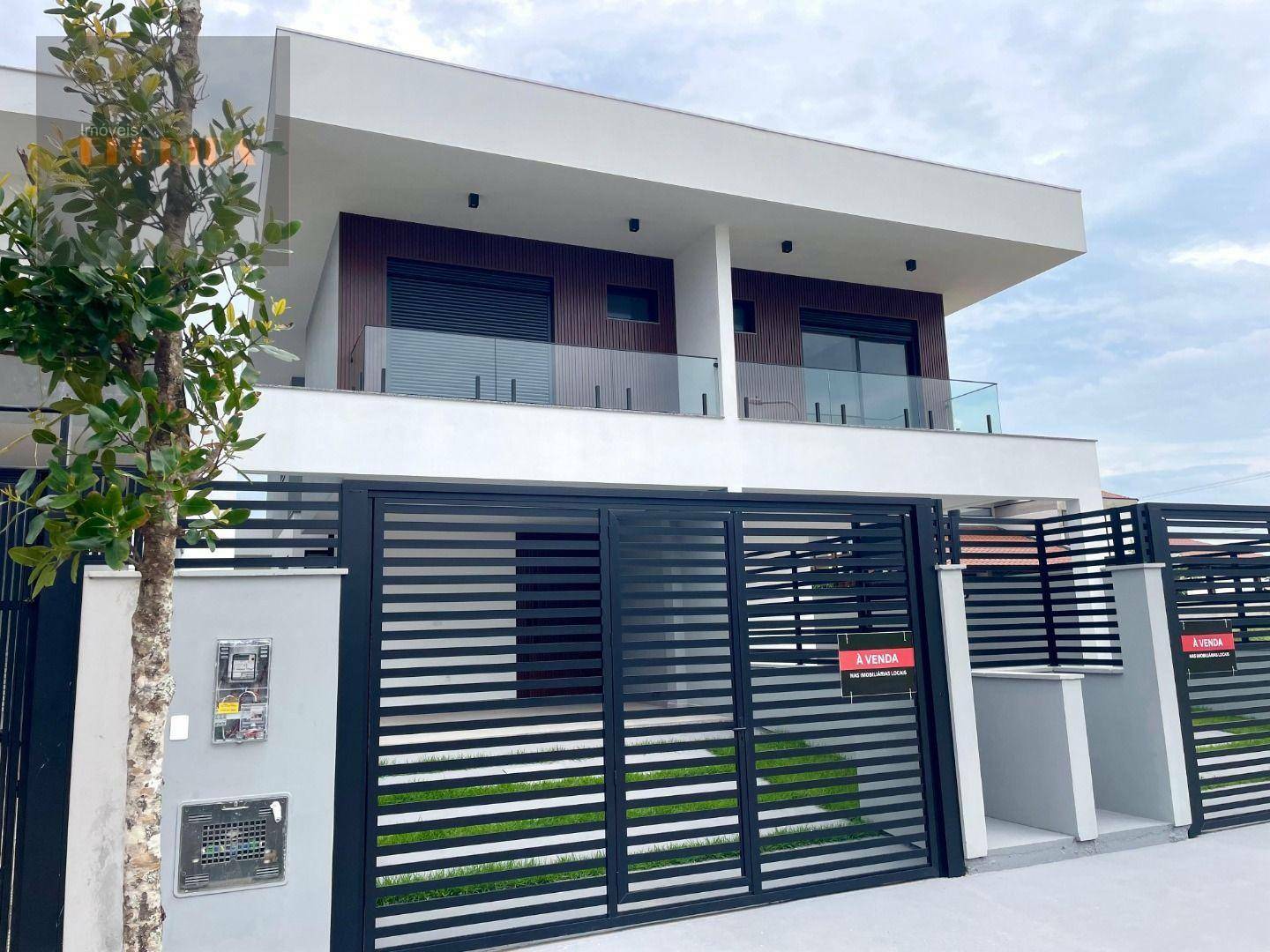 Casa à venda com 3 quartos, 156m² - Foto 2