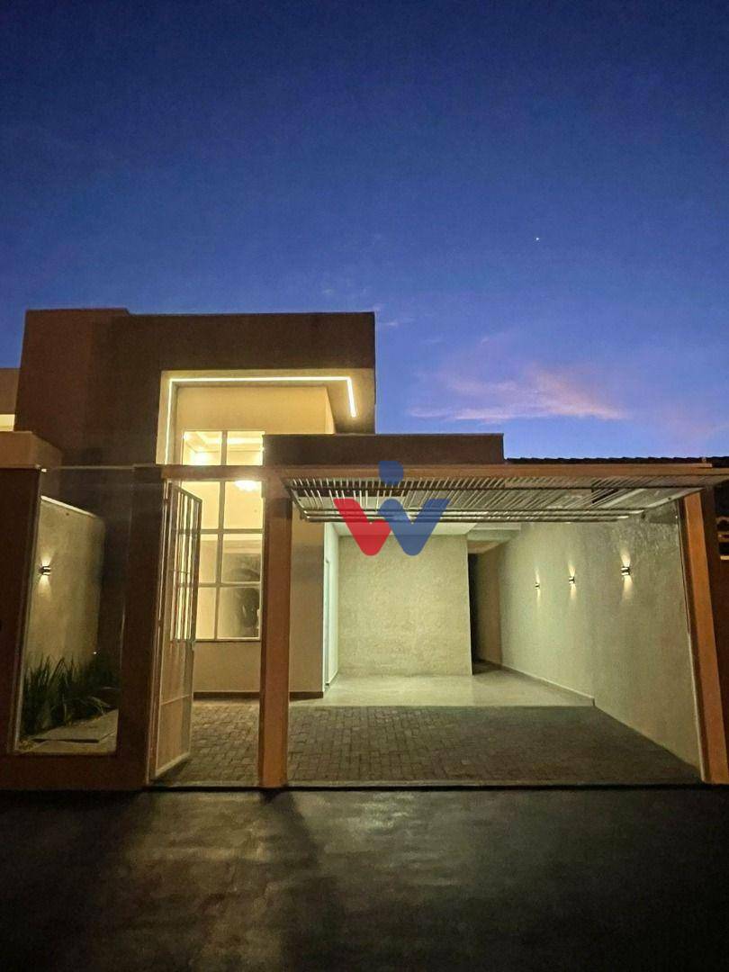 Casa à venda com 3 quartos, 95m² - Foto 1