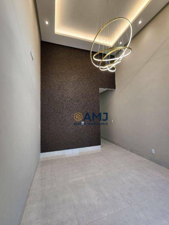 Casa à venda com 3 quartos, 121m² - Foto 4
