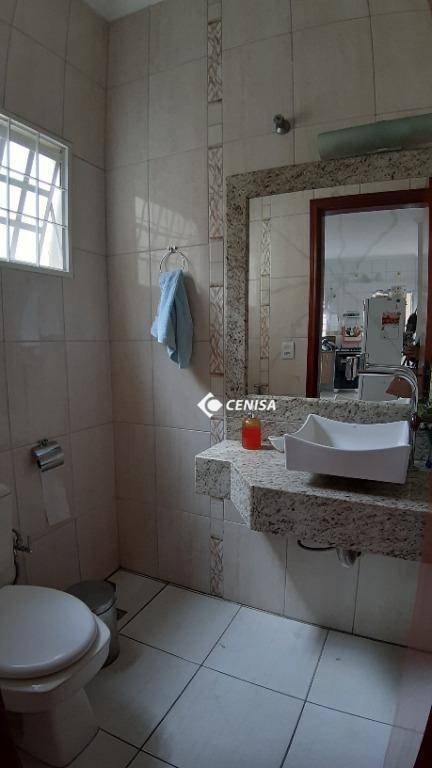 Casa à venda com 3 quartos, 190m² - Foto 4