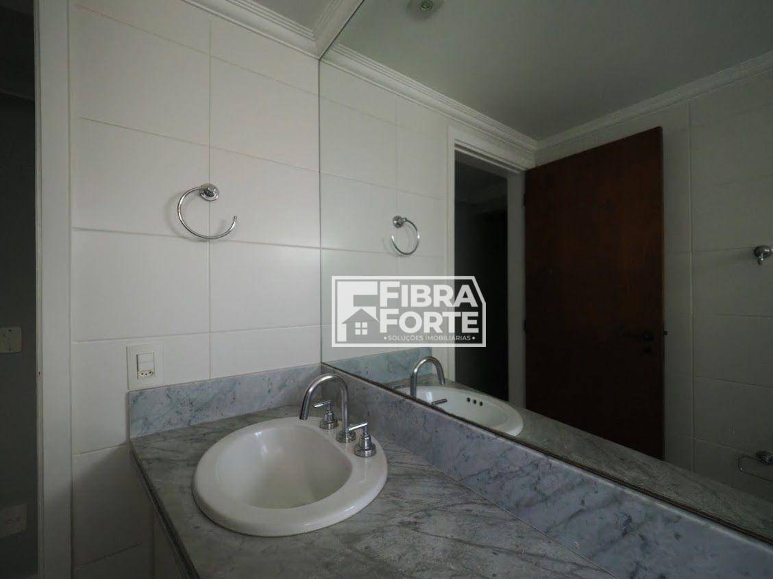 Apartamento à venda com 4 quartos, 226m² - Foto 19