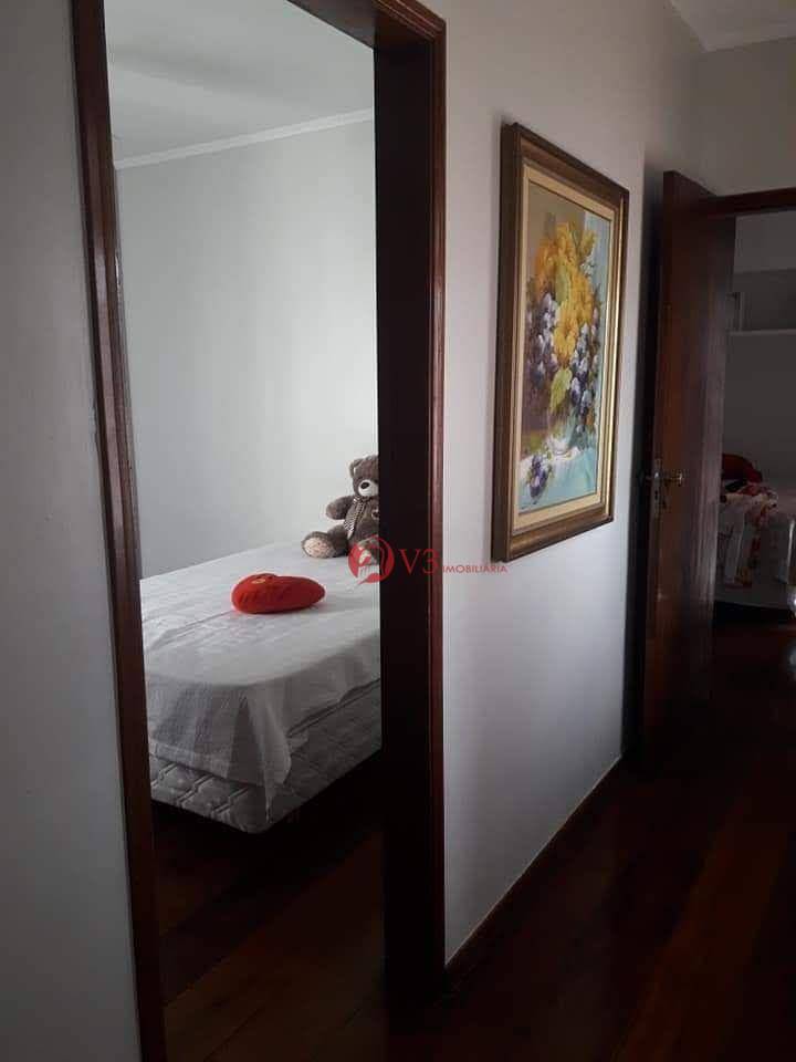 Sobrado à venda com 4 quartos, 200m² - Foto 14