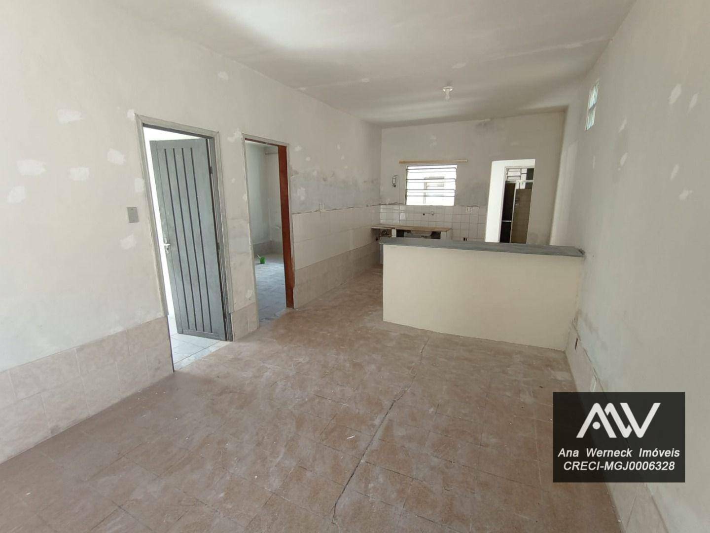 Casa à venda com 3 quartos, 90m² - Foto 2