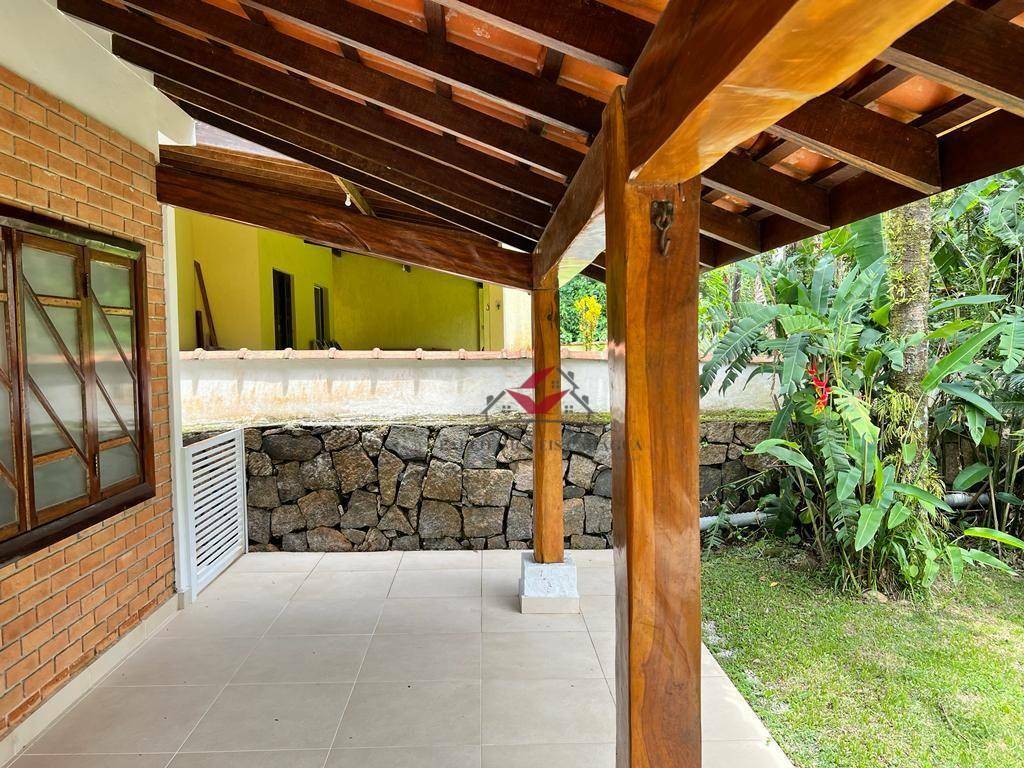 Casa de Condomínio à venda com 5 quartos, 256m² - Foto 5