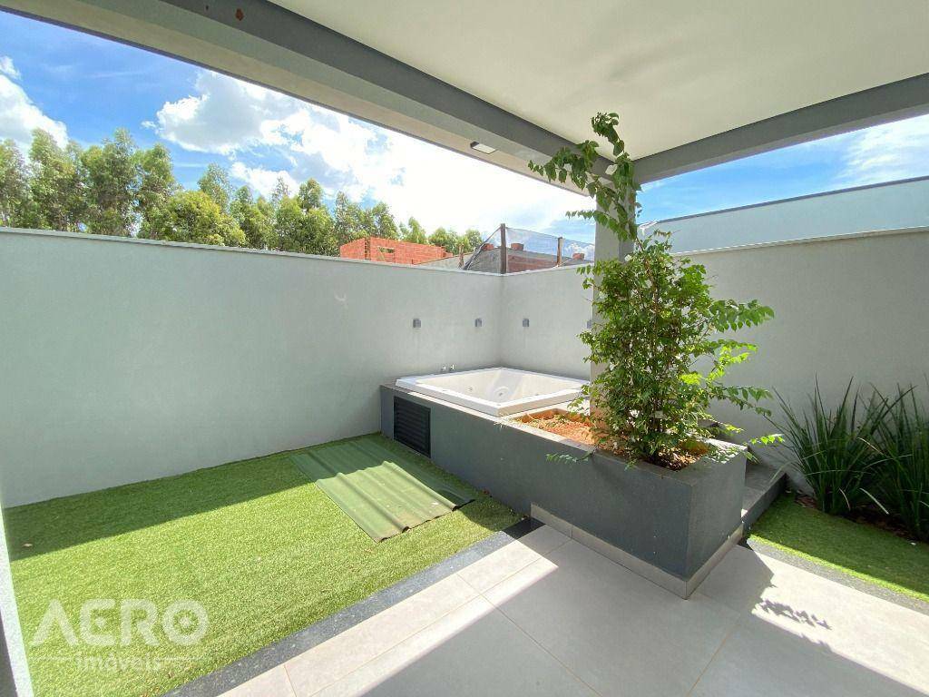 Casa de Condomínio à venda com 3 quartos, 228m² - Foto 12