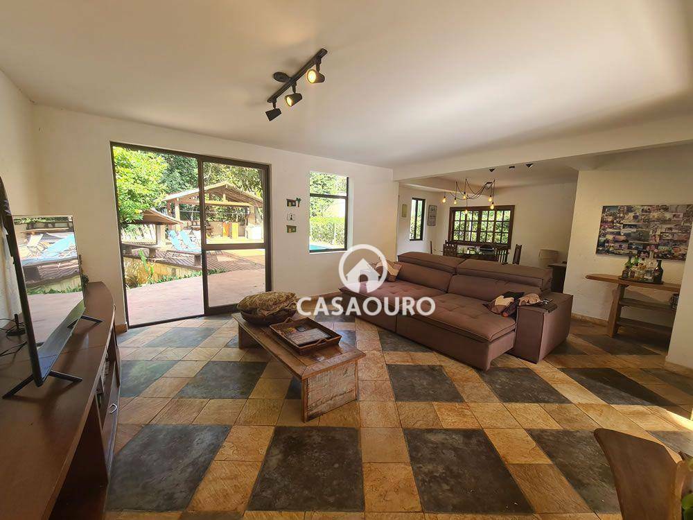 Casa de Condomínio à venda com 3 quartos, 350m² - Foto 3