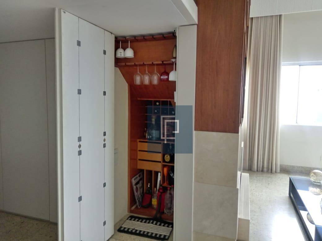 Apartamento à venda com 3 quartos, 236m² - Foto 10