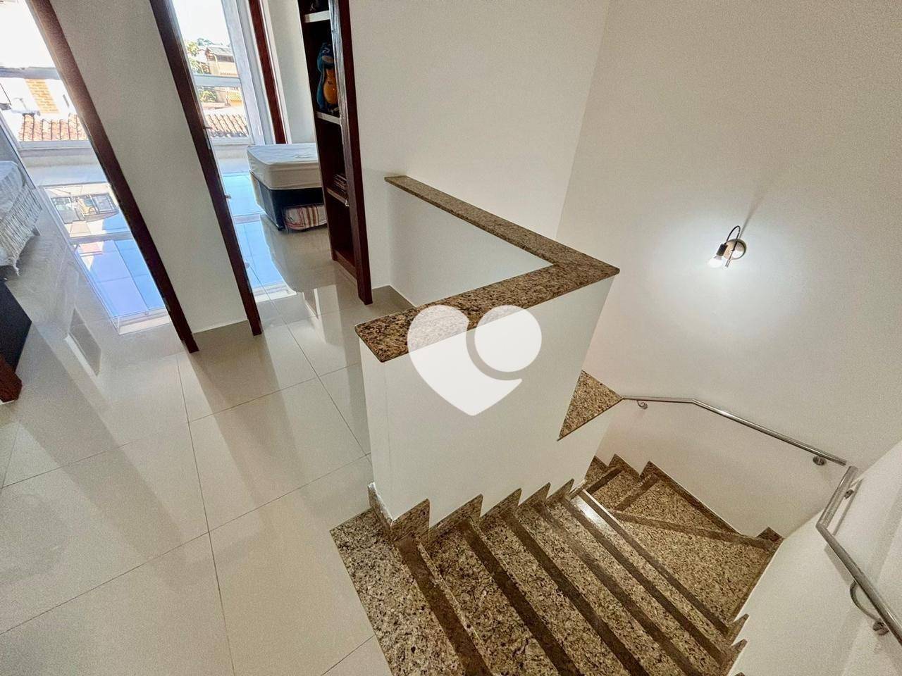 Casa à venda com 4 quartos, 180m² - Foto 13