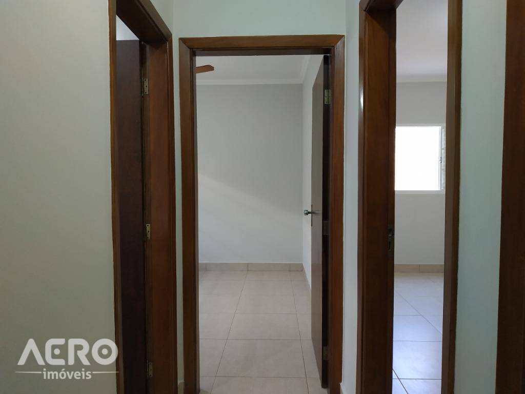 Casa à venda com 3 quartos, 180m² - Foto 8