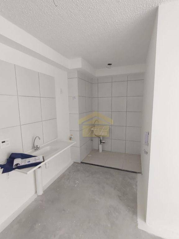 Apartamento à venda com 2 quartos, 37m² - Foto 4