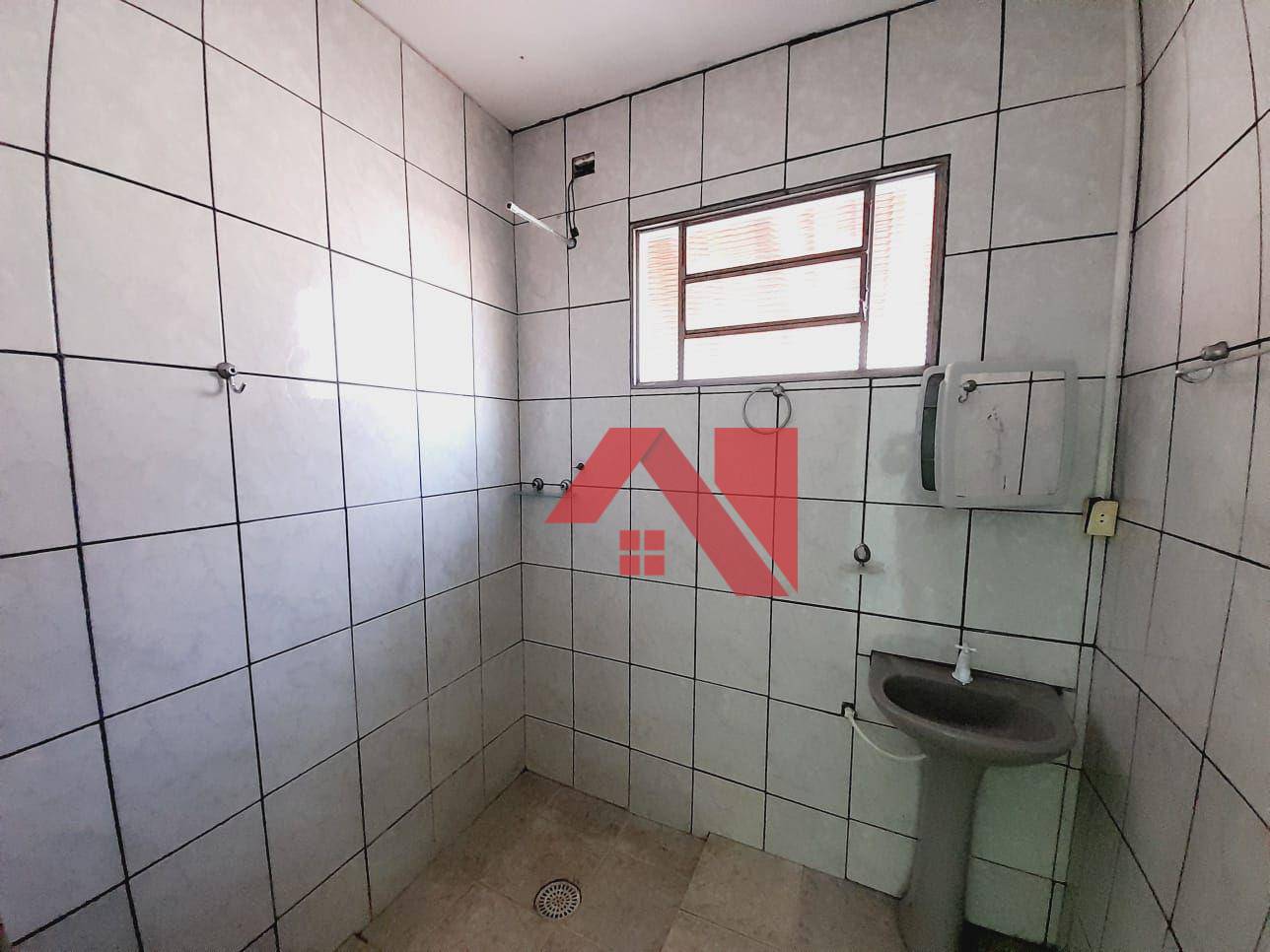 Casa à venda e aluguel com 2 quartos, 130m² - Foto 3