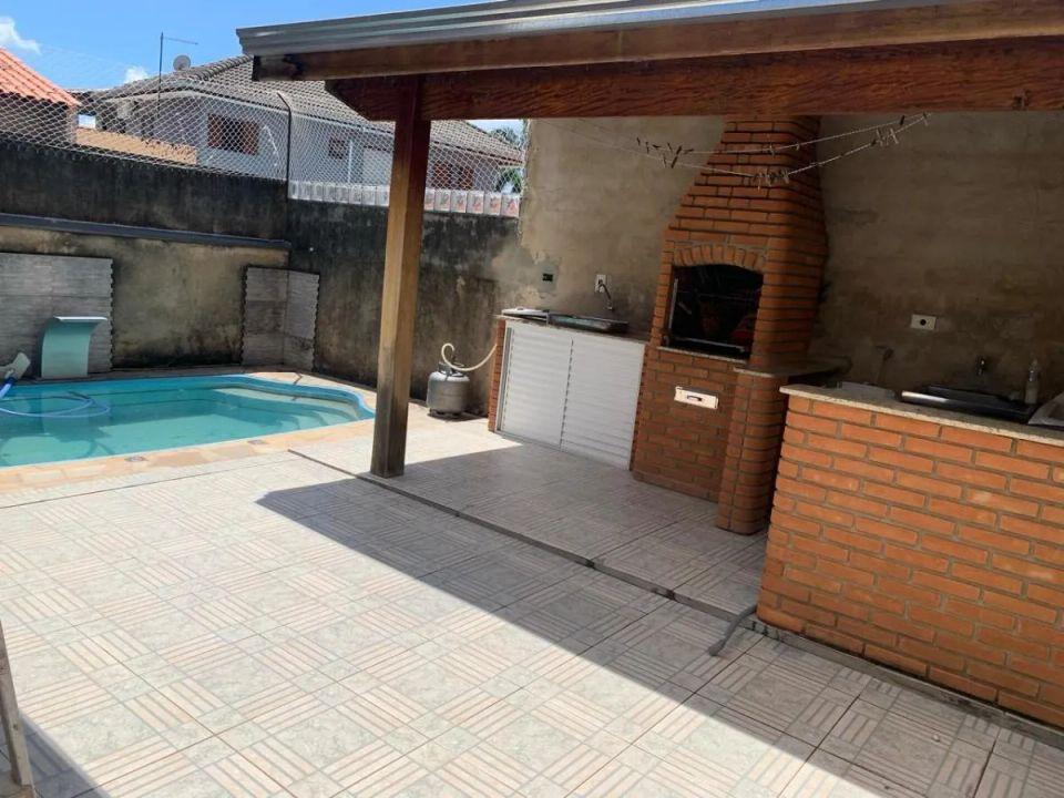 Casa à venda com 3 quartos, 150m² - Foto 1